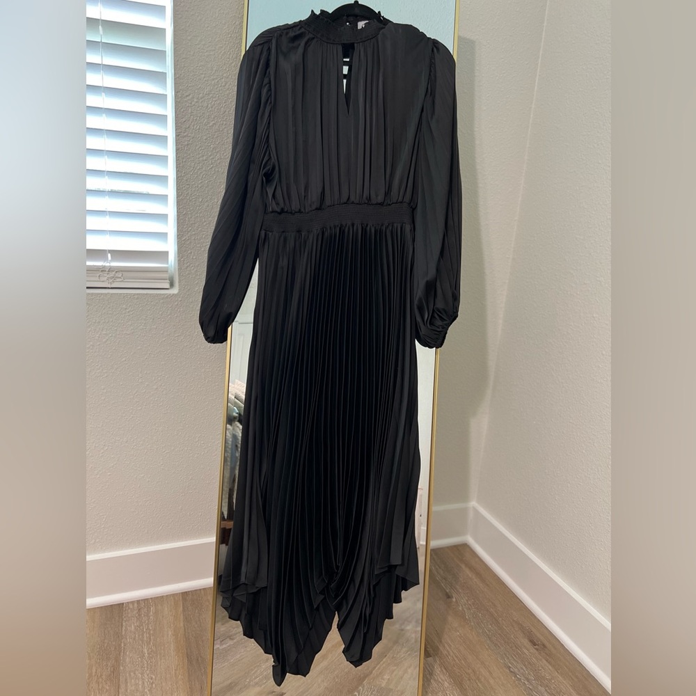 Petal & Pup Black Pleated Midi Dress with Balloon Sleeves - Picture 2 of 5